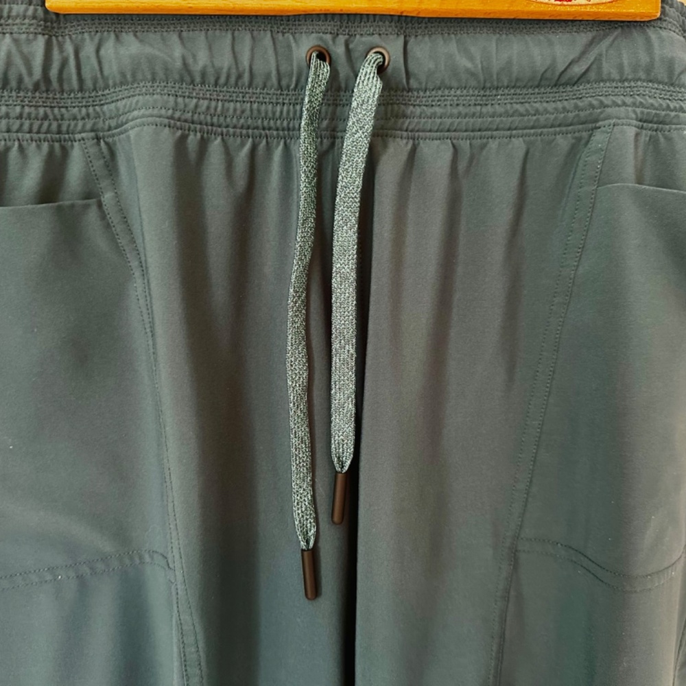 PrAna teal hiking capris size medium - Picture 3 of 9